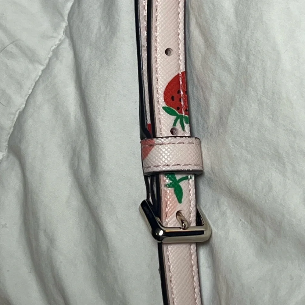 🍓Kate Spade Strawberry Print Phone Crossbody Bag Pink Slim Mini Flap